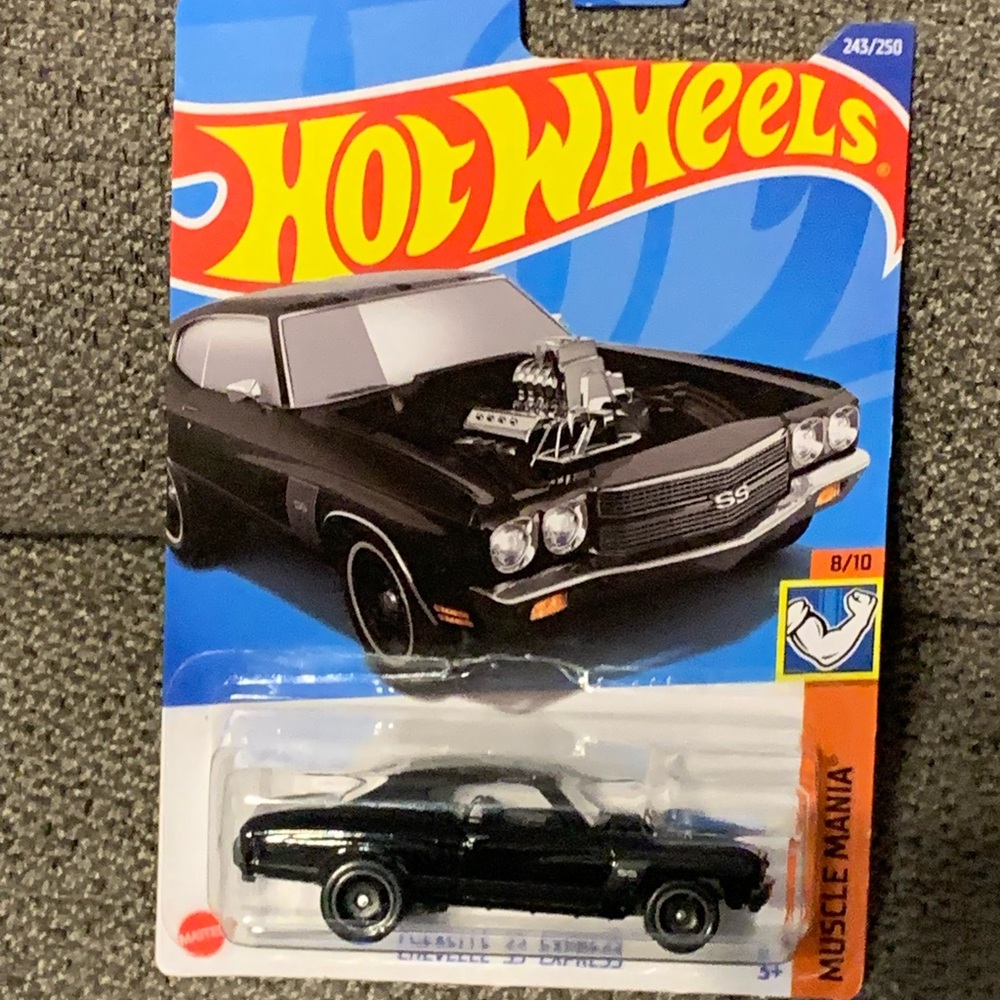 Hot Wheels by Mattel Chevelle SS Express 8/10 Muscle Mania